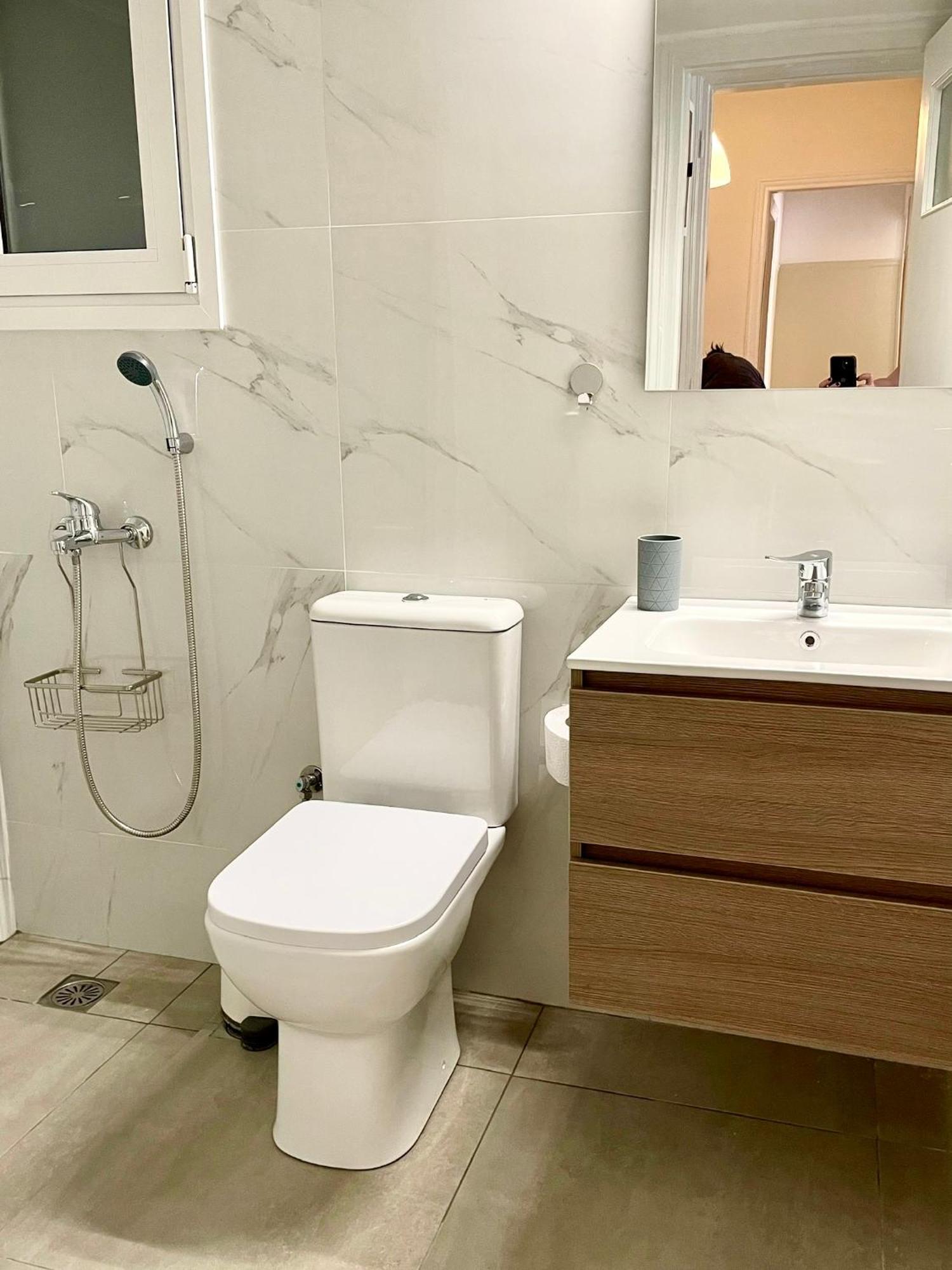 Spacious Apartment Near Panormou Metro Athén Kültér fotó