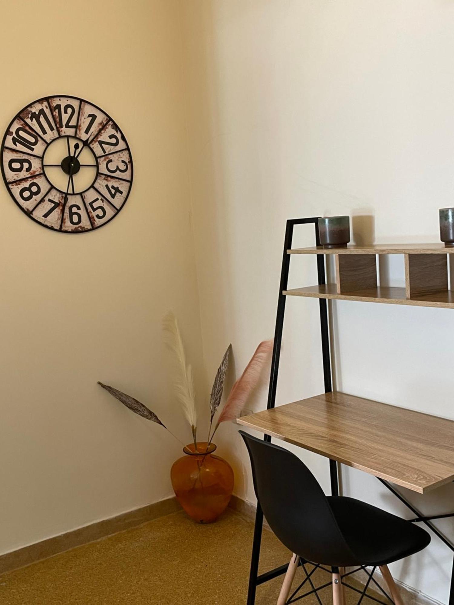 Spacious Apartment Near Panormou Metro Athén Kültér fotó