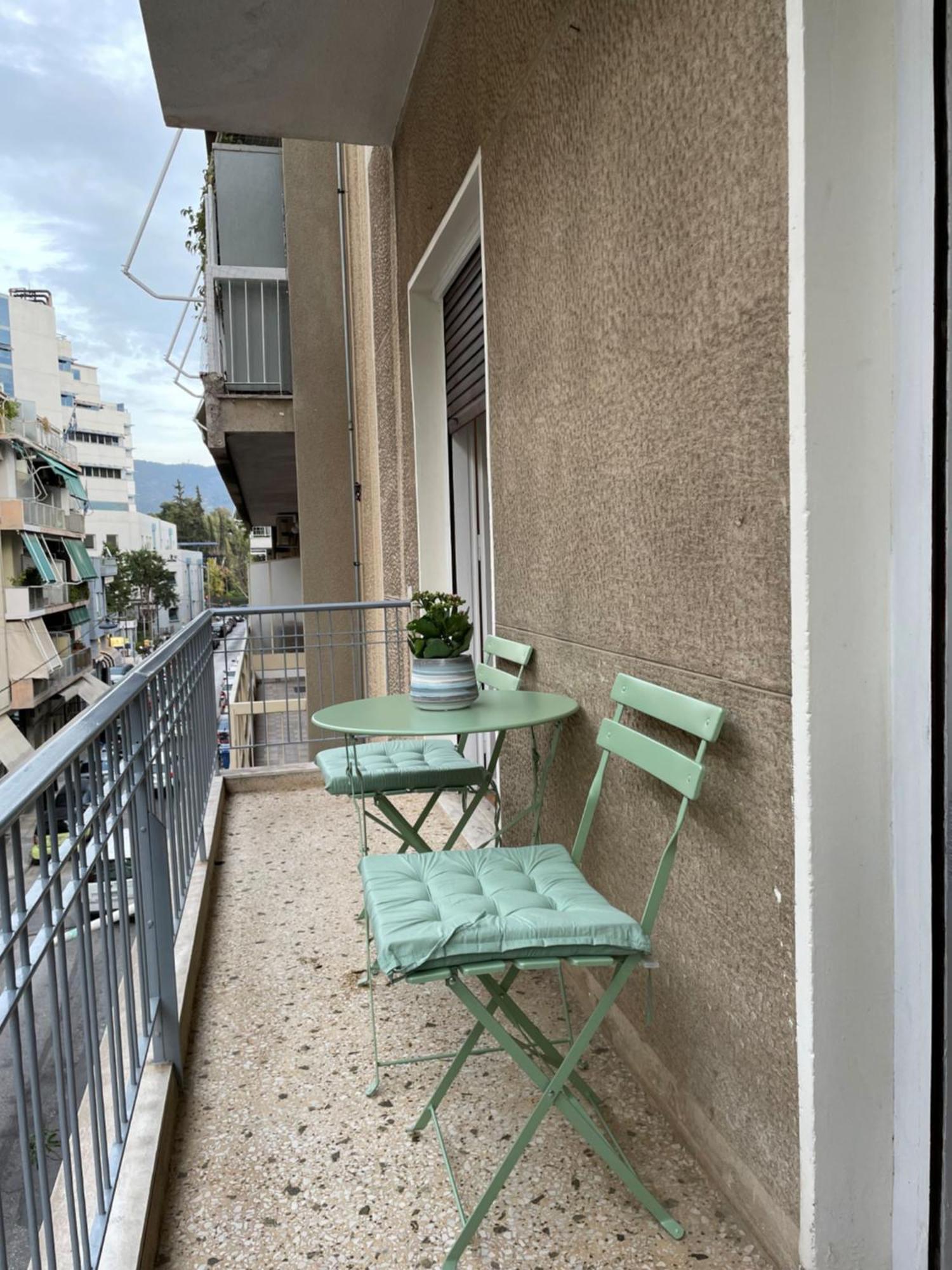 Spacious Apartment Near Panormou Metro Athén Kültér fotó
